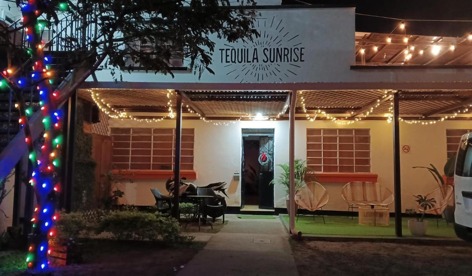 Tequila Sunrise Hostel Guatemala City Exteriör bild