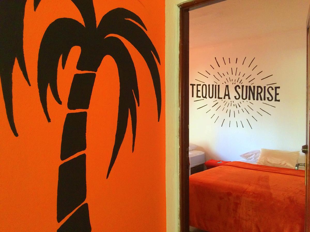 Tequila Sunrise Hostel Guatemala City Exteriör bild