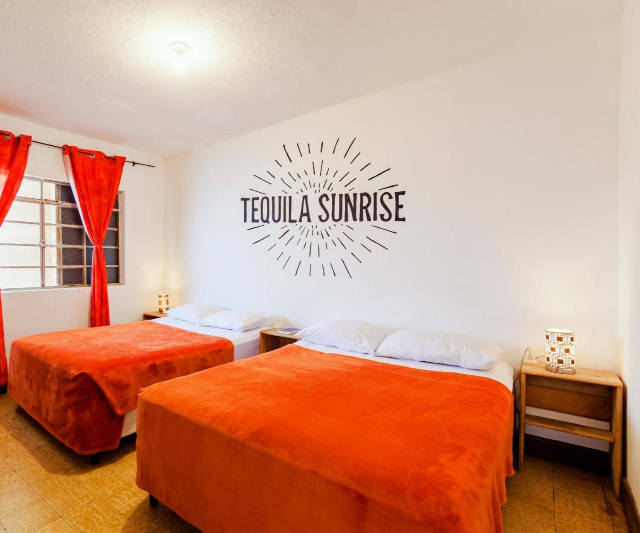 Tequila Sunrise Hostel Guatemala City Exteriör bild